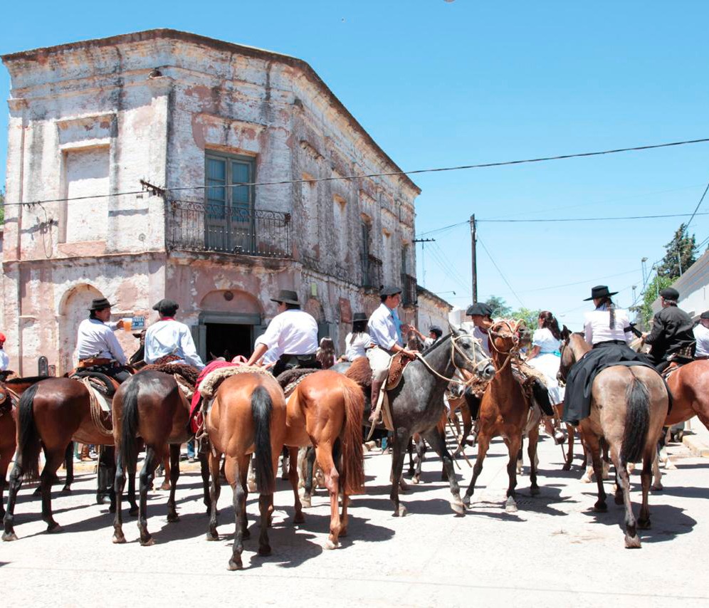 LOS MUNICIPIOS BONAERENSES CONMEMORAN EL MES DE LA TRADICIÓN