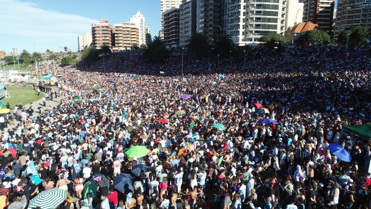 Mundial de Qatar 2022  Más de 80.000 personas en el “Mar del Plata Arena Fest”