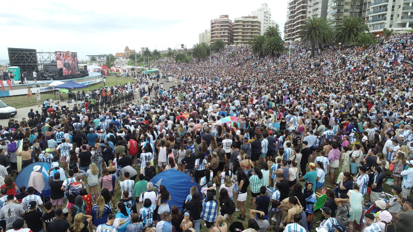 120.000 personas: la hinchada Argentina más grande del país está en Mar del Plata