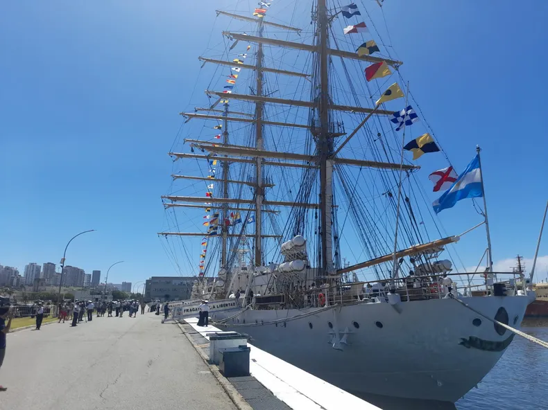 La fragata Libertad es la estrella turística de febrero con más de 25.000 visitantes en cinco días