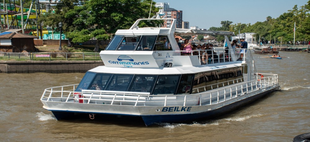 EL FINDE DEL TURISMO EN BUENOS AIRES SE PRESENTÓ EN UN CATAMARÁN.