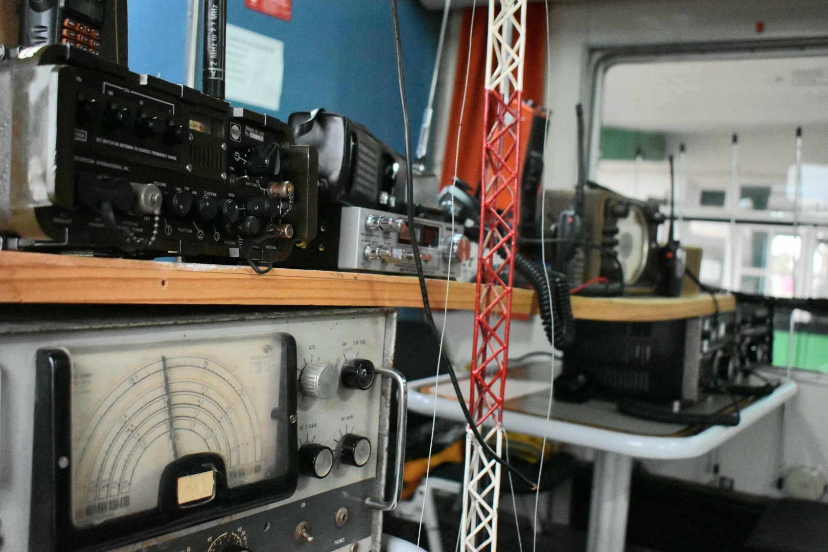 ¡Radioaficionados ya surcan los la Estepa a bordo del Tren Patagónico en una transmisión histórica!