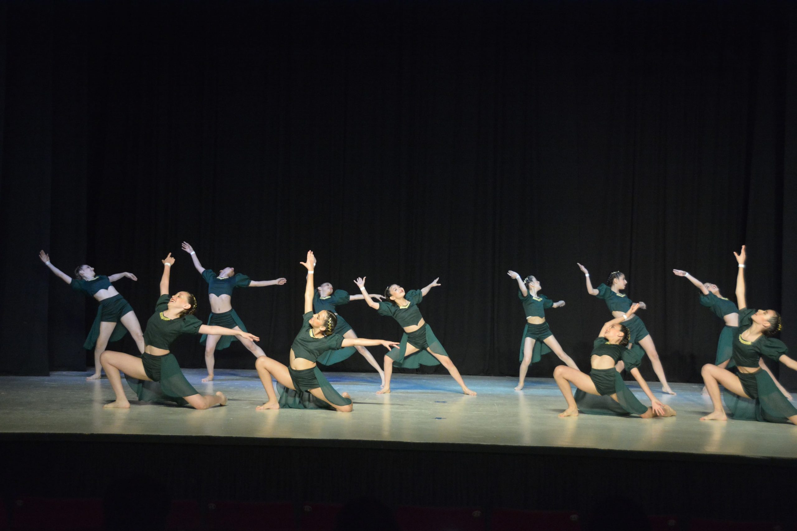 Bailarines del Rubinstein multipremiados en Carlos Paz