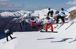 La Copa del Mundo de Snowboard Cross en Catedral está en marcha