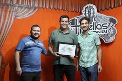 Huellas Record entregó un Reconocimiento al músico y compositor Mario Suárez