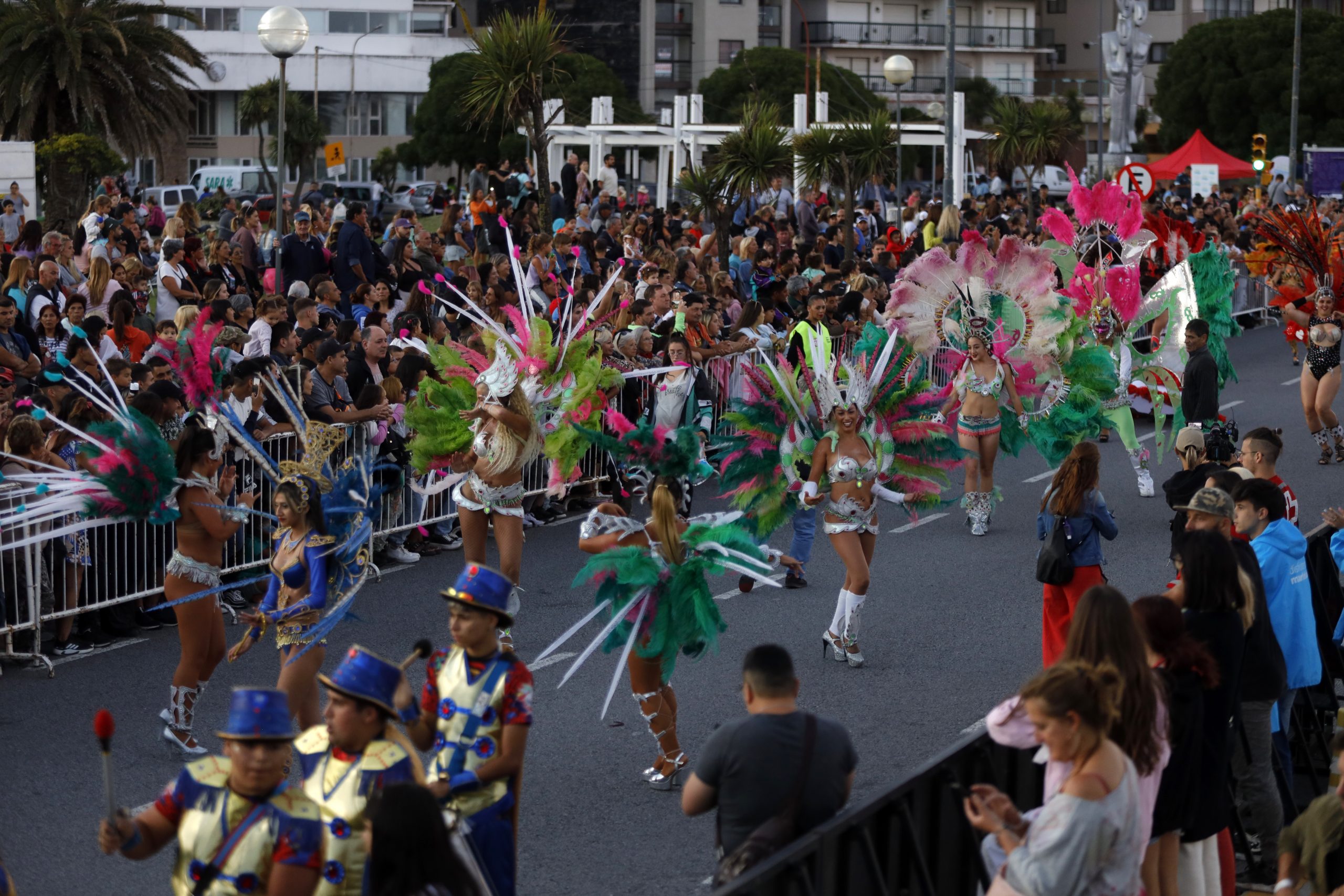 Carnavales Marplatenses 2024 Este sábado Mar del Plata realizará el gran Corso Central en Plaza España.