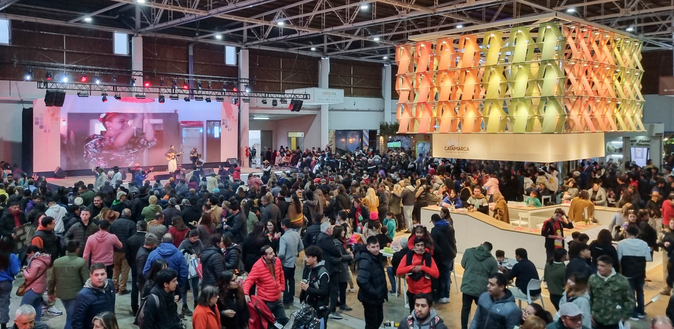 Más de 1,2 millones de personas visitaron la Fiesta del Poncho 2024