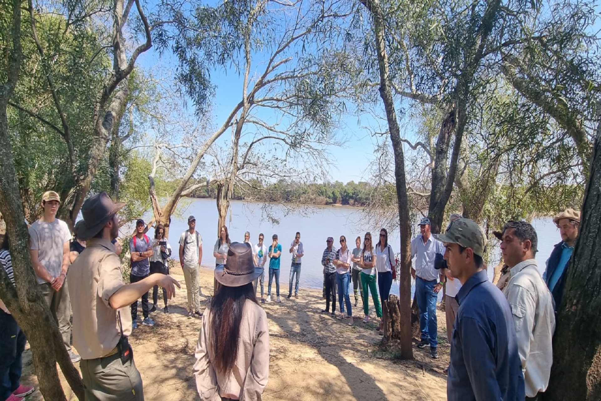 Jornada Turística de Colonia Elía en el Parque Islas y Canales