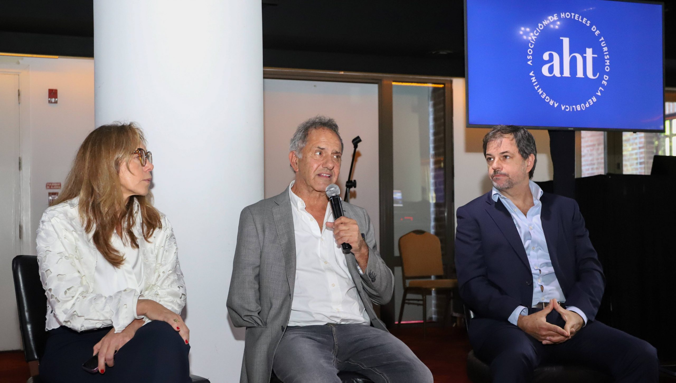 Scioli junto al sector hotelero de todo el país